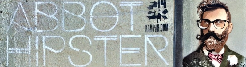 Urbanes Wandbild eines Mannes mit markantem Stil (Bart, Brille, Fliege). Das Bild symbolisiert Individualität und den Mut, sich von der Masse abzuheben.