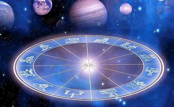Tierkreis, Planeten und Sternenhimmel zeigen, wie Astrologie die Reinkarnationstherapie ergänzen und neue Perspektiven auf den eigenen Lebensweg eröffnen kann.