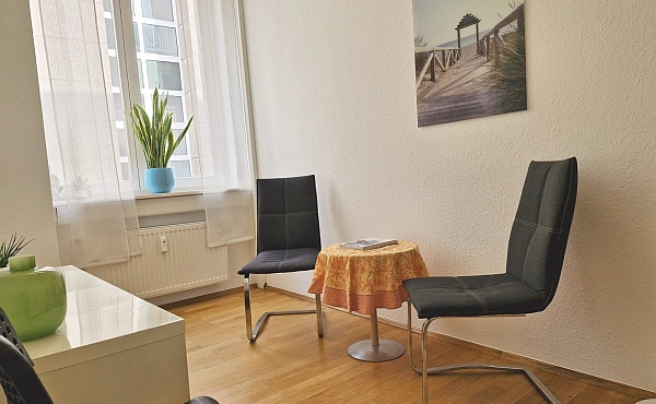 Das Wartezimmer der Praxis für Reinkarnation- & Rückführungstherapie.